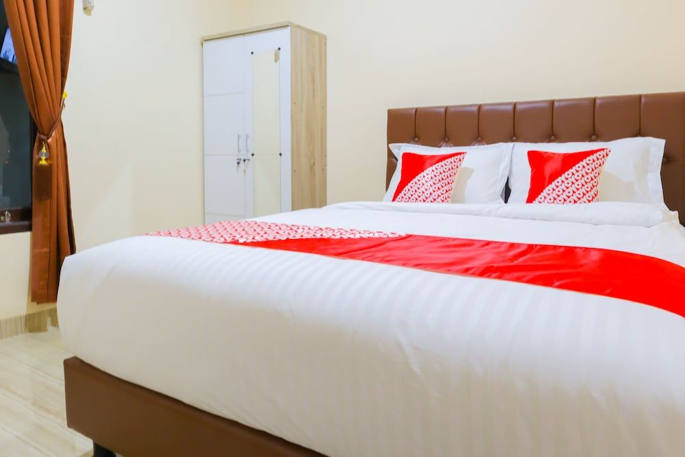 OYO 2741 Kr Bulan Deluxe Double Room 9