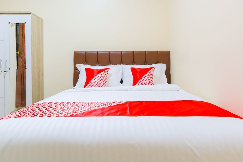 OYO 2741 Kr Bulan Deluxe Double Room 8