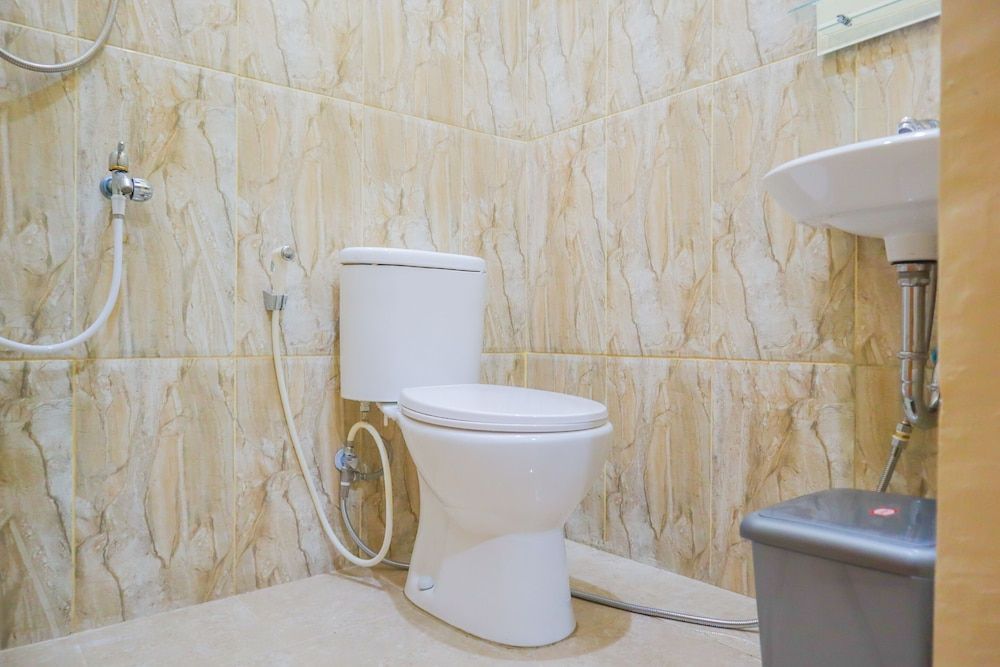 OYO 2741 Kr Bulan Deluxe Double Room 11