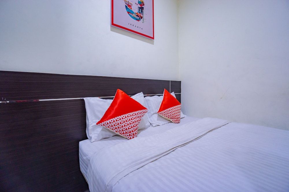 OYO 2357 Syariah Grand Raudhah Standard Double Room 6