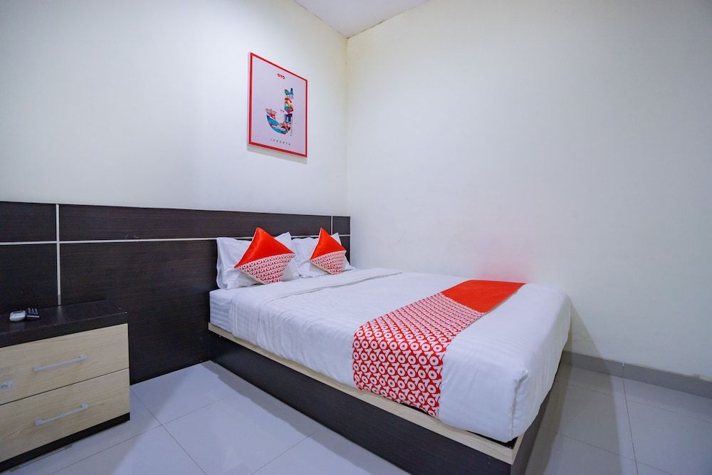OYO 2357 Syariah Grand Raudhah Standard Double Room