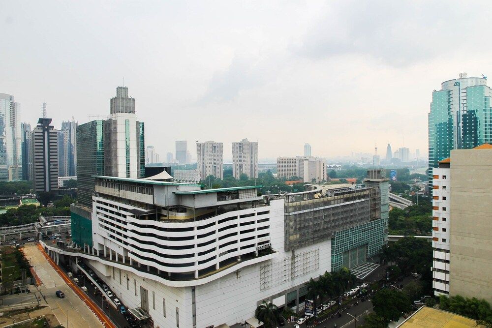 2BR Family Sudirman Condominium Apartment near Plaza Semanggi Room 9