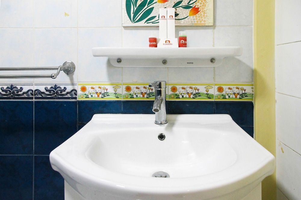 2BR Family Sudirman Condominium Apartment near Plaza Semanggi Room 14