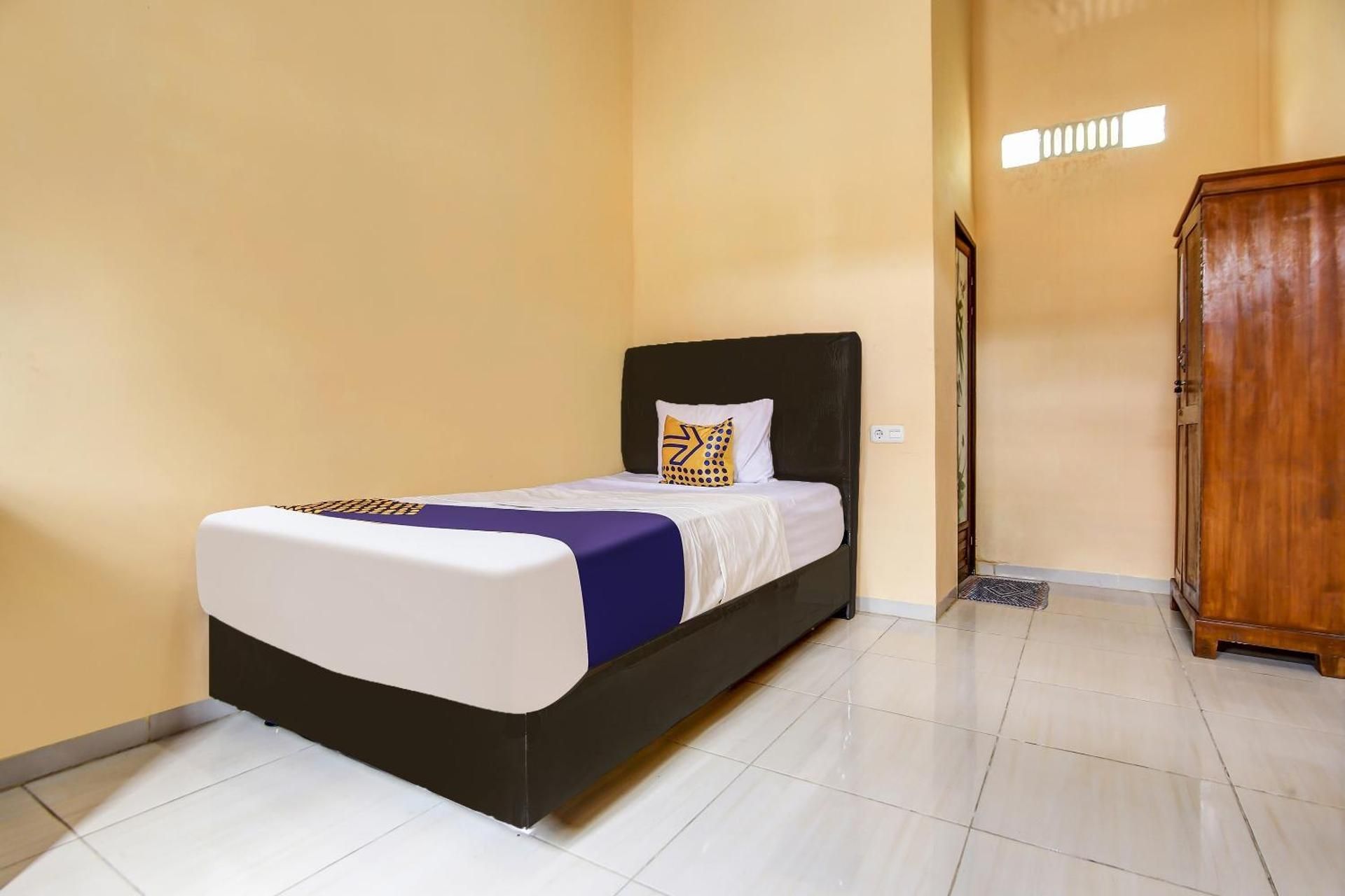 Small Single Room