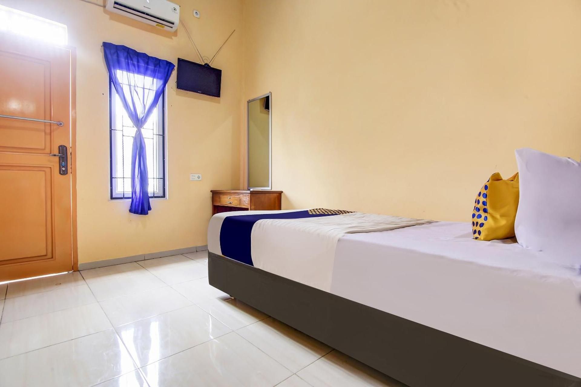 Small Single Room