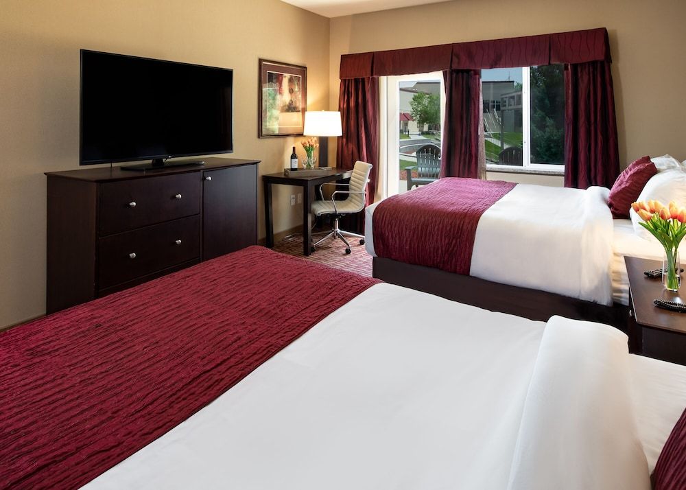 Deluxe Room, 2 Queen Beds, Smoking