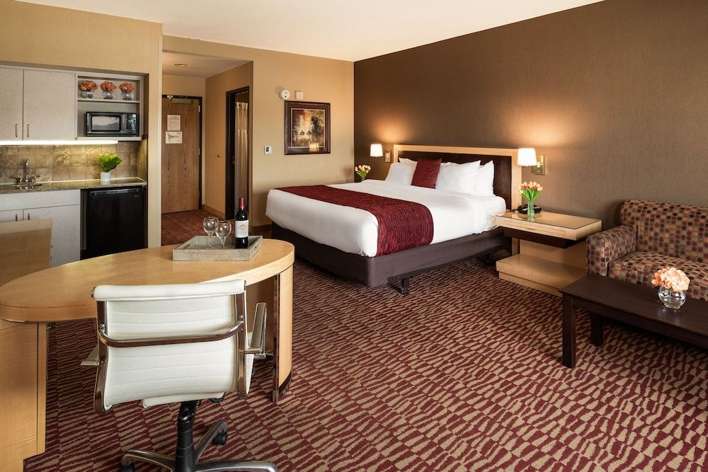 Executive Room, 1 King Bed, Smoking