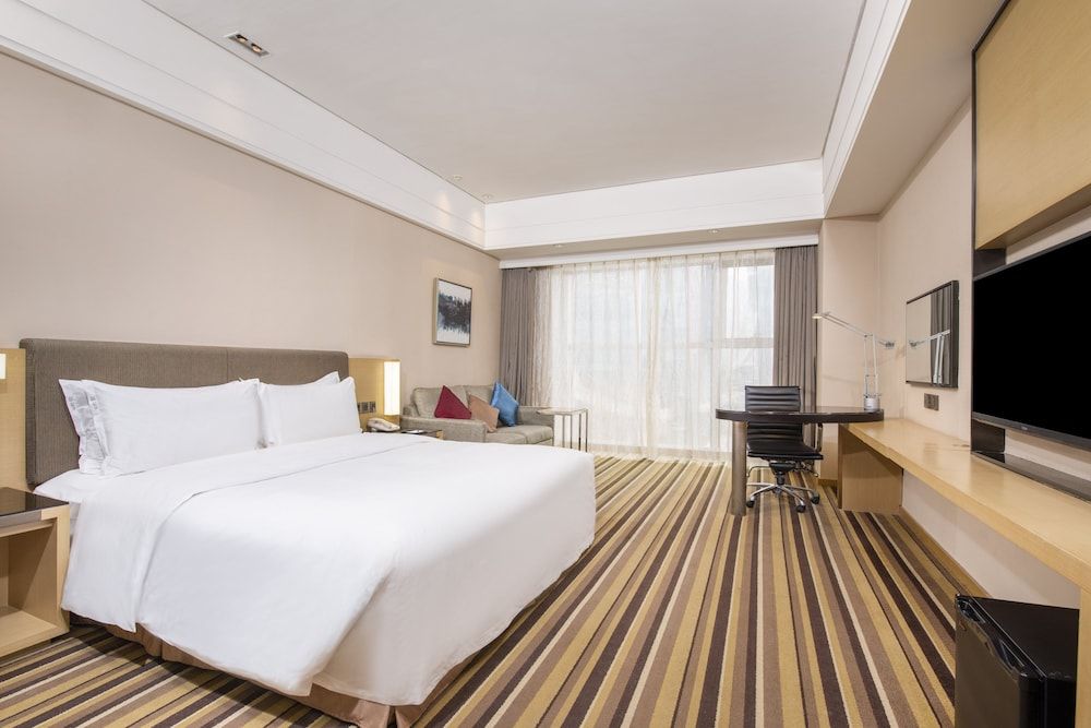Standard Room, 1 King Bed (Extra Floor Space, Up to 3 Guests)