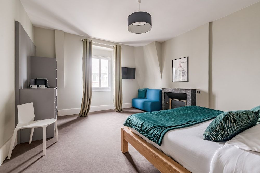 Les Argentiers Deluxe Room 6