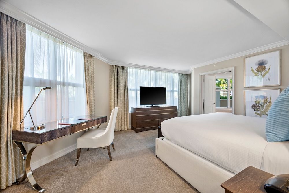 Marco Beach Ocean Suites Two Bedroom Garden View 2