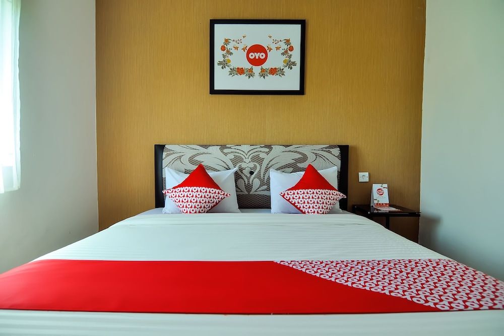 OYO 721 Sulaiman Residence Syariah Deluxe Double Room, 1 Double Bed 3