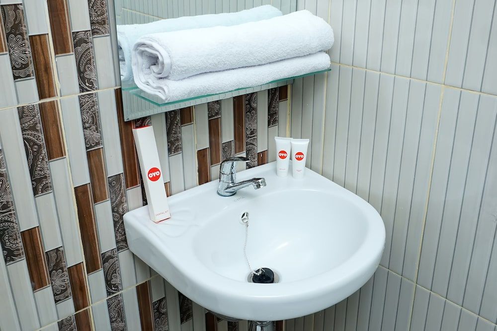 OYO 721 Sulaiman Residence Syariah Deluxe Double Room, 1 Double Bed 7