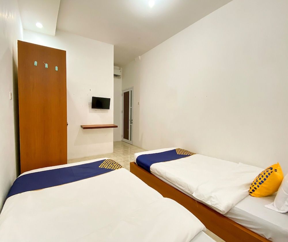 Economy Twin Room