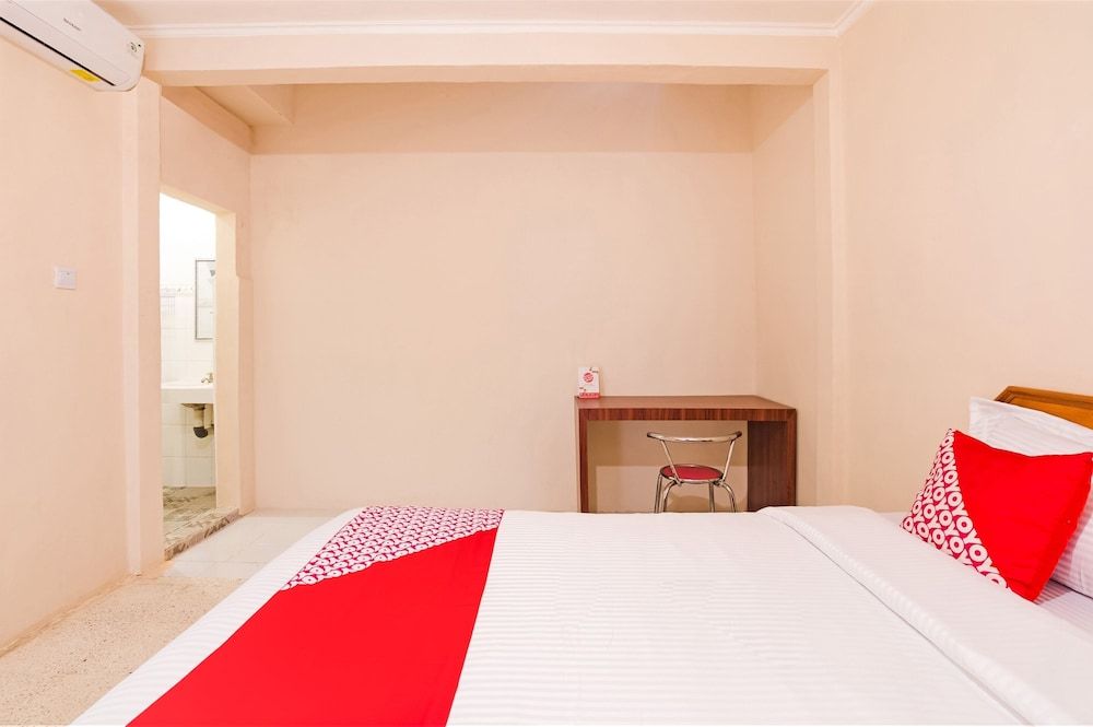 OYO 3252 Lansano Residence Syariah Standard Double Room 14