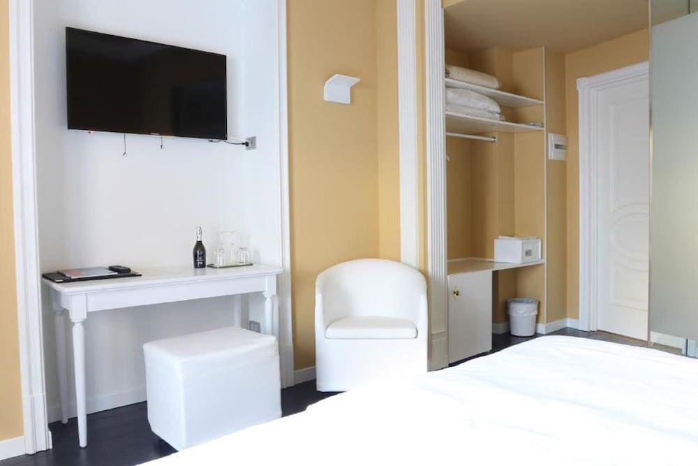 Greif Hotel & Spa Trieste Deluxe Room, Sea View 7