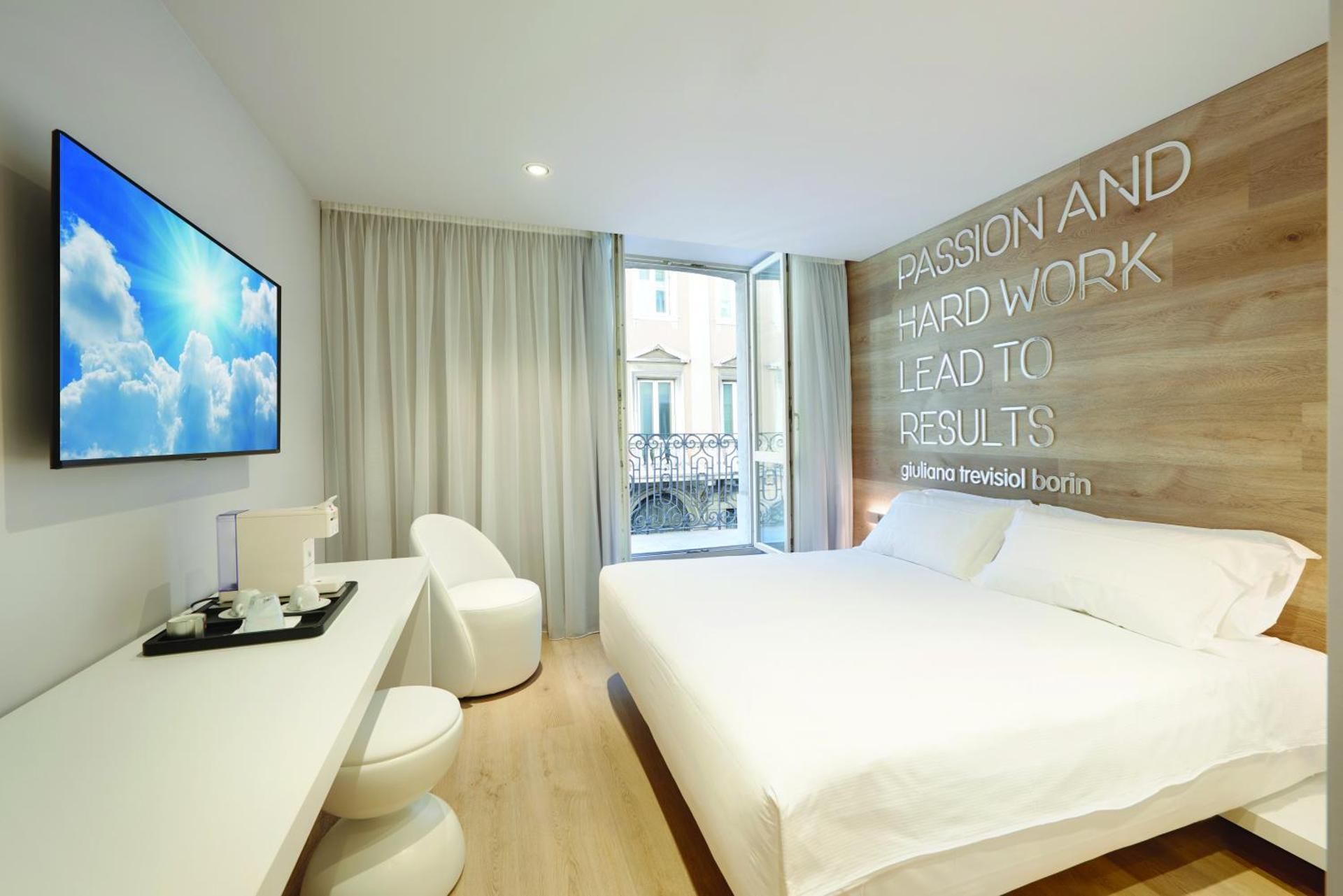 Deluxe Double or Twin Room with Balcony