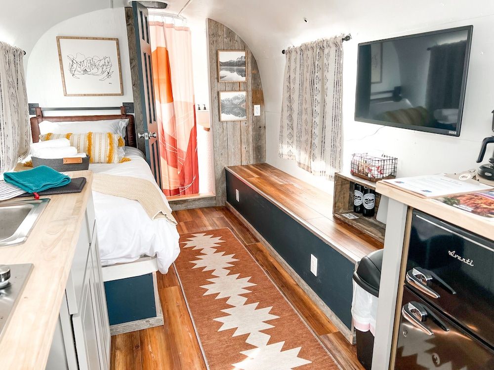 Camp Eddy Vintage Airstream on the Colo. River (5) 4