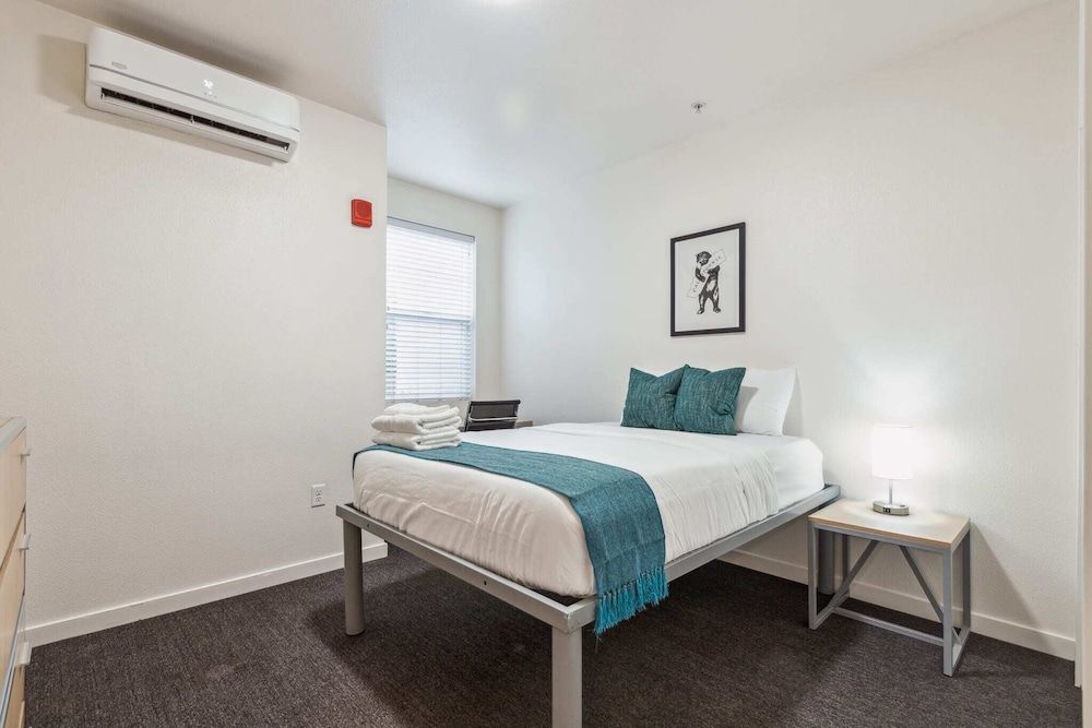 Apartment (4 Bedrooms)