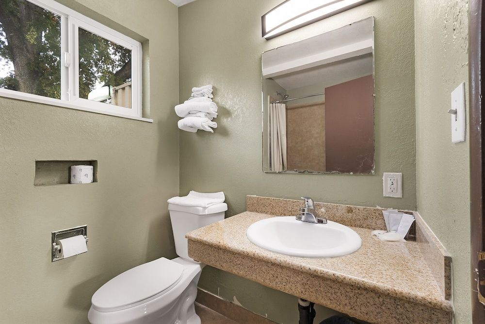 Safari Inn - Chico Double Room 9