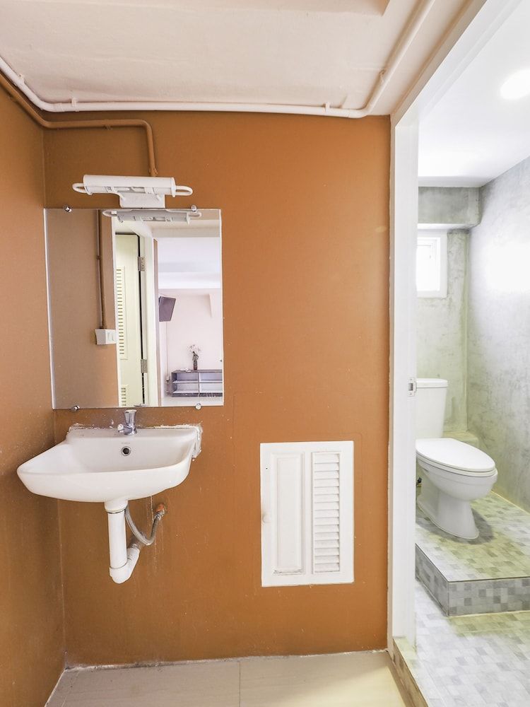 OYO 983 The Private Hotel Family Suite 9