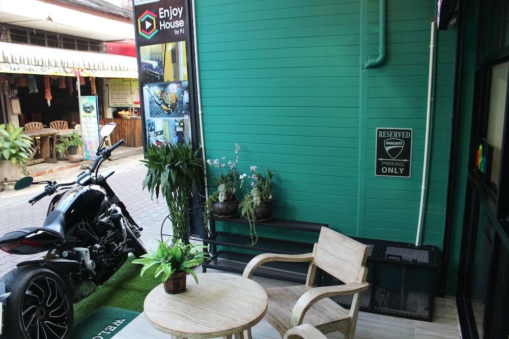 undefined Enjoy House - Hostel 9