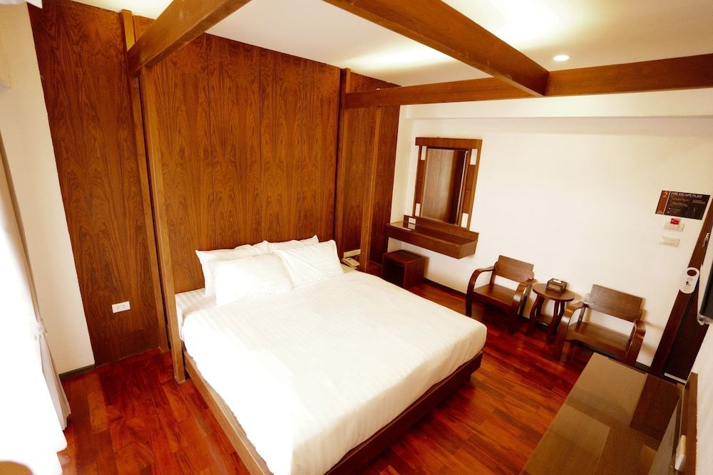Anika Boutique Hotel Standard Room, 1 King Bed, Non Smoking 3