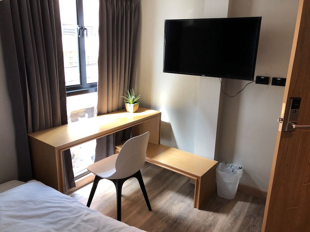 Stay Thapae Hostel Private Room with Shared Bathroom 9