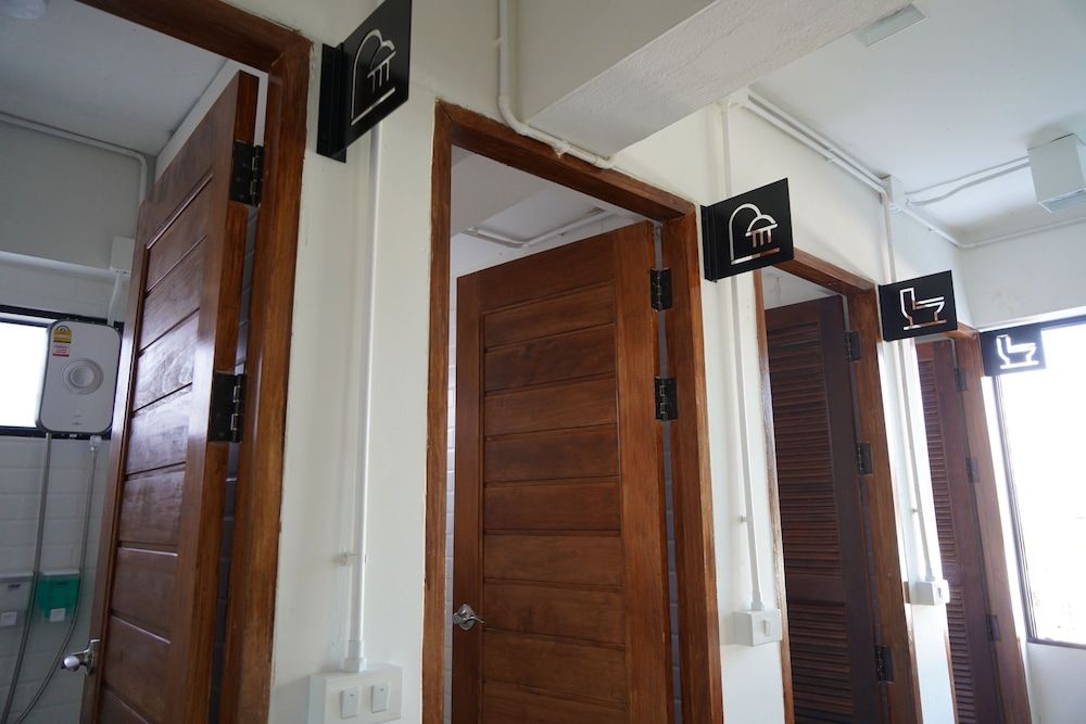 Slee Hostel Chiangmai - Adults Only 8-Bed Mixed Dormitory 5