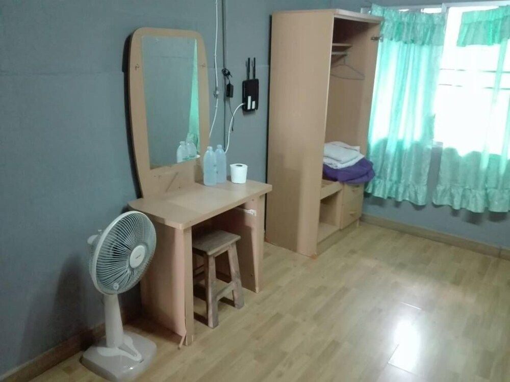 Gondor Guesthouse - Hostel Single Room with Private Bathroom 2