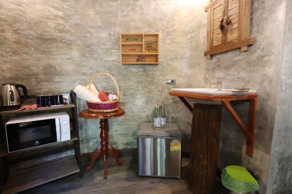 Leafy Greens Clay House Mushroom Clay House M1 20