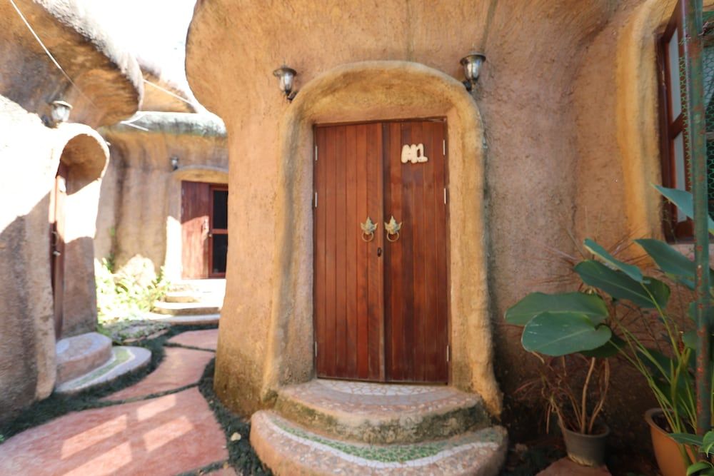 undefined Leafy Greens Clay House