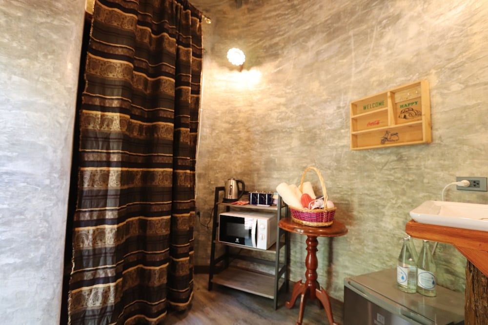 Leafy Greens Clay House Mushroom Clay House M1 9