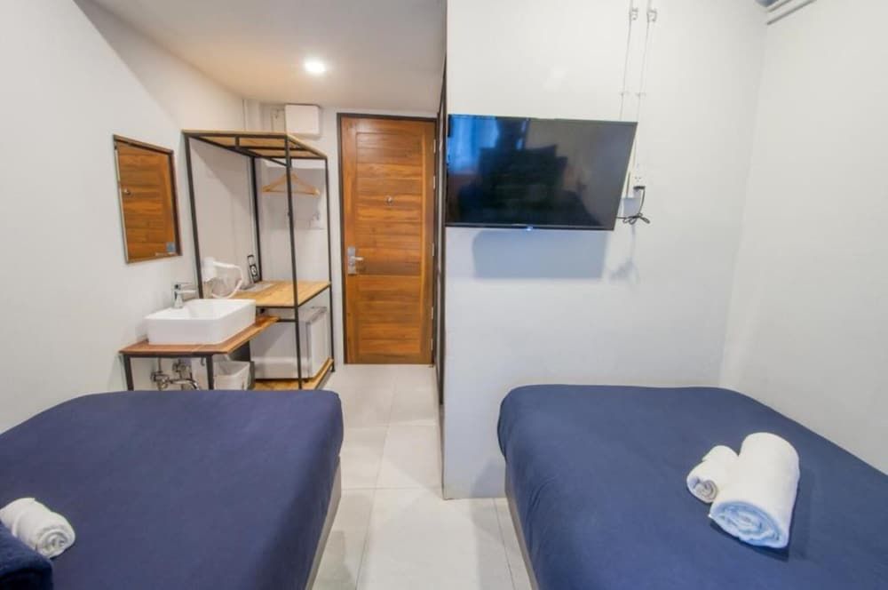 Sathu Hotel Superior Twin Room 5