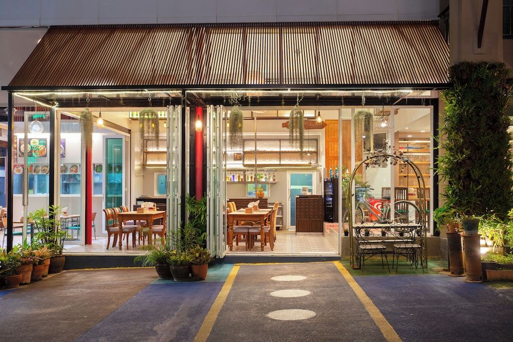 undefined Thanthip Beach Resort 4