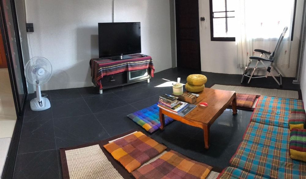undefined Tangmo House - Hostel 8