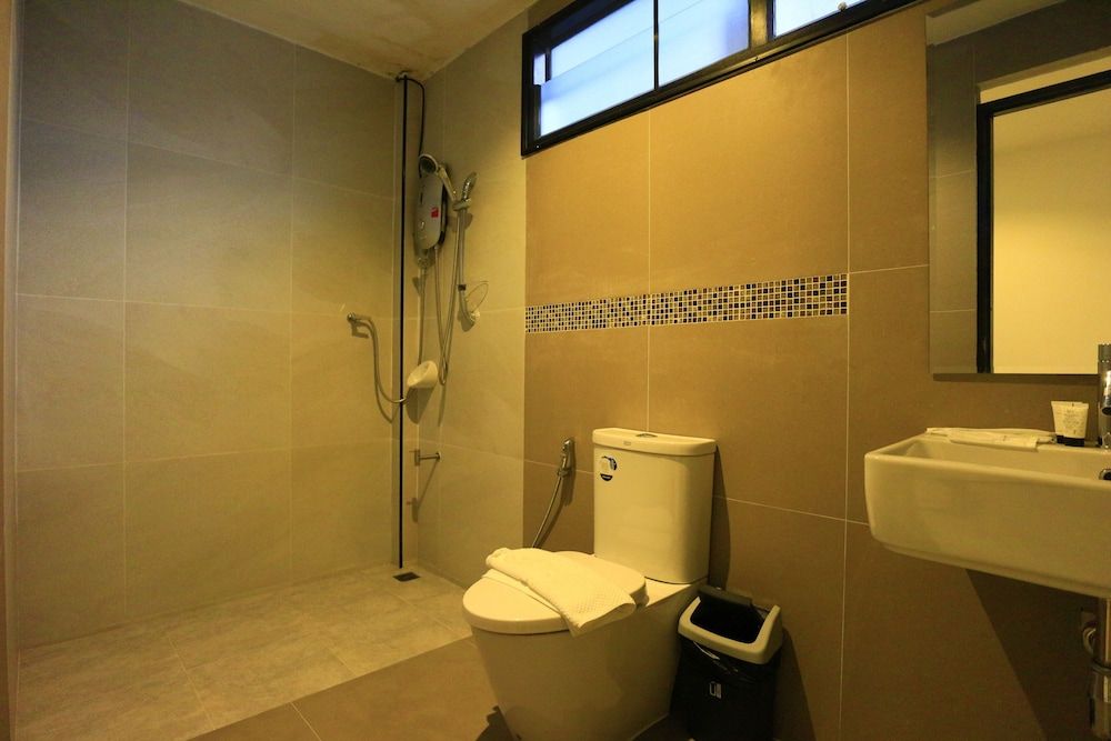 Azz Hotel Standard Room 8