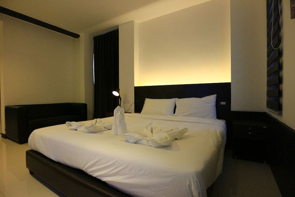 Azz Hotel Standard Room 5