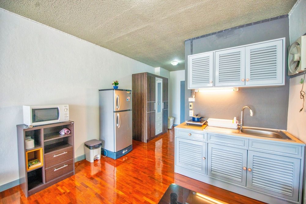 undefined Hillside Plaza & Condotel 4 Downtown 7