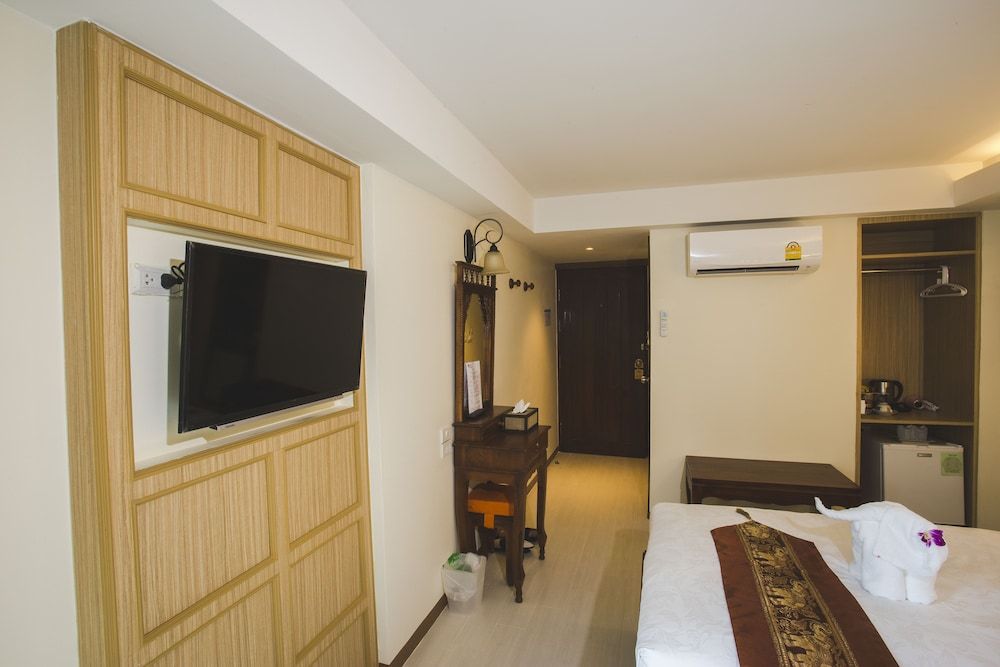 Chada Mantra Hotel Superior Double Room 8