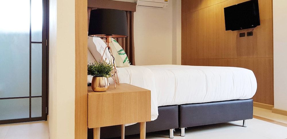 Hotel Matana Grand Double Room, 1 King Bed 2