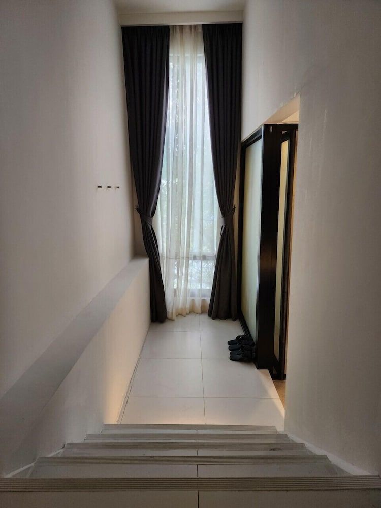 undefined POR Santitham