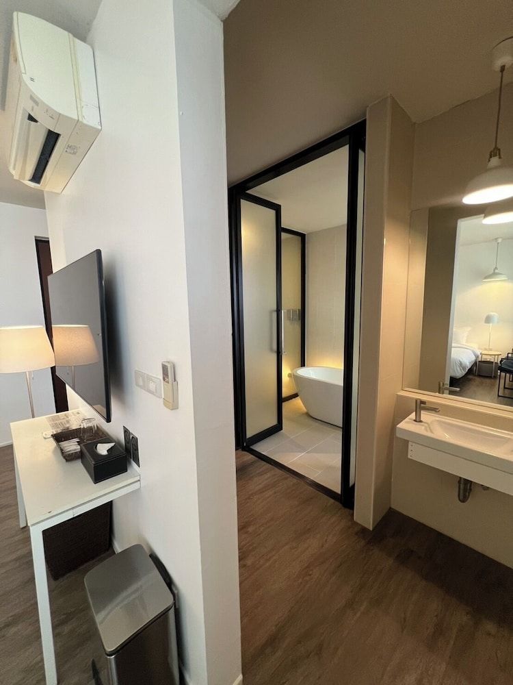 undefined POR Santitham 5