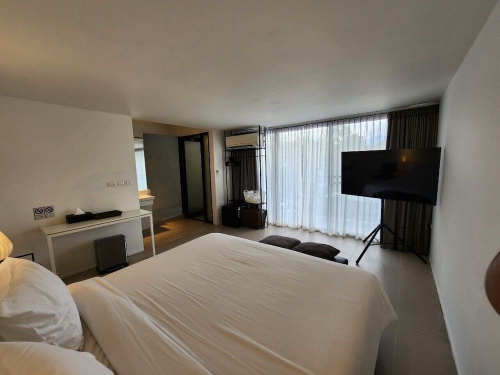Deluxe Room with Balcony