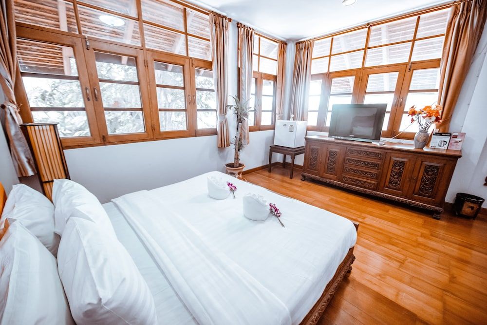 undefined Vila Villa Resort in Town 10