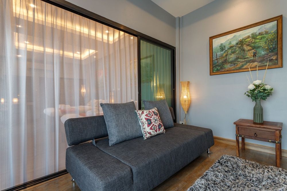 Hostel One Art & Gallery Deluxe Triple Room, City View 10