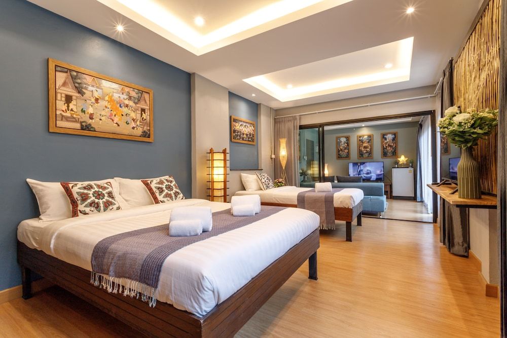 Hostel One Art & Gallery Deluxe Triple Room, Garden View 3