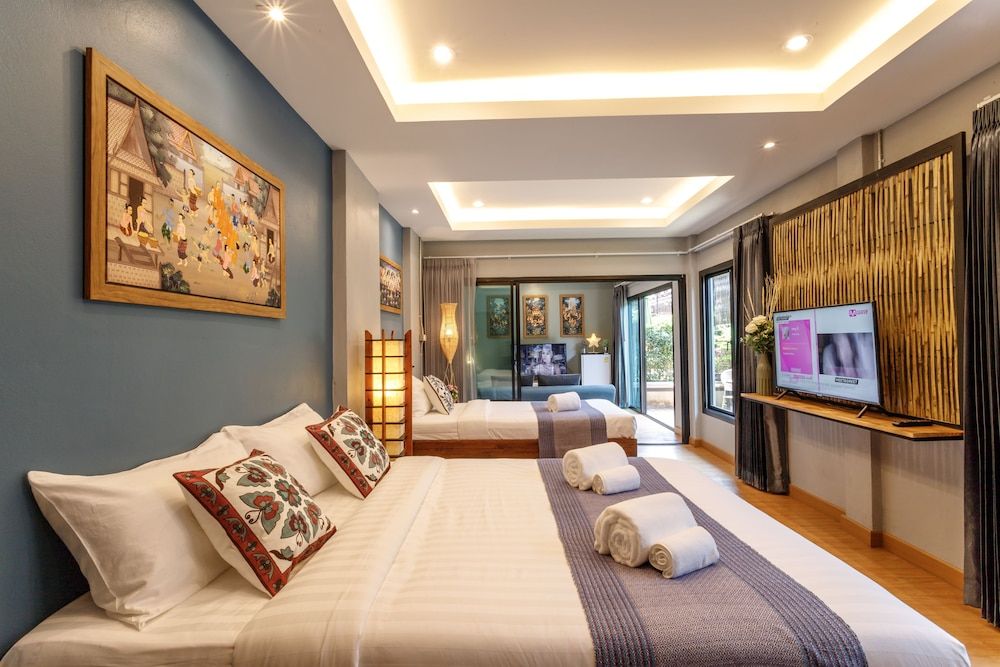 Hostel One Art & Gallery Deluxe Triple Room, Garden View 4