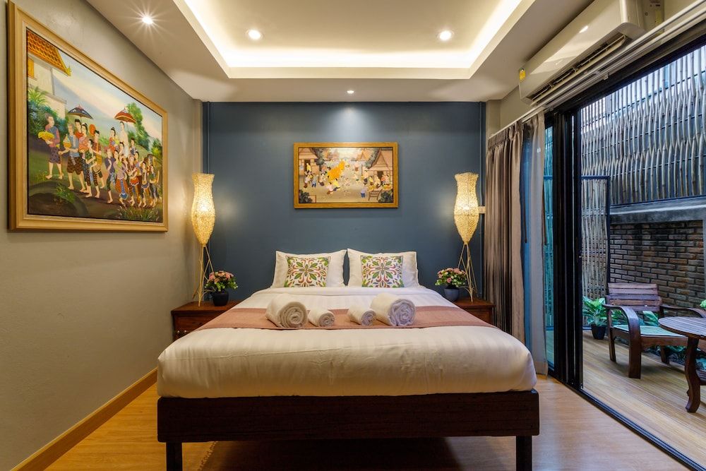 Hostel One Art & Gallery Deluxe Double Room, Garden View 3