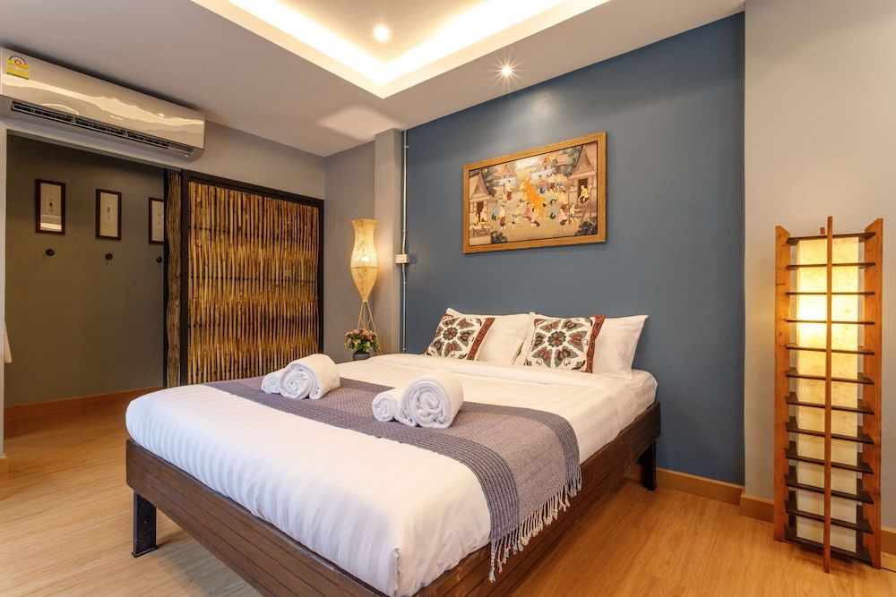 Hostel One Art & Gallery Deluxe Triple Room, Garden View 2