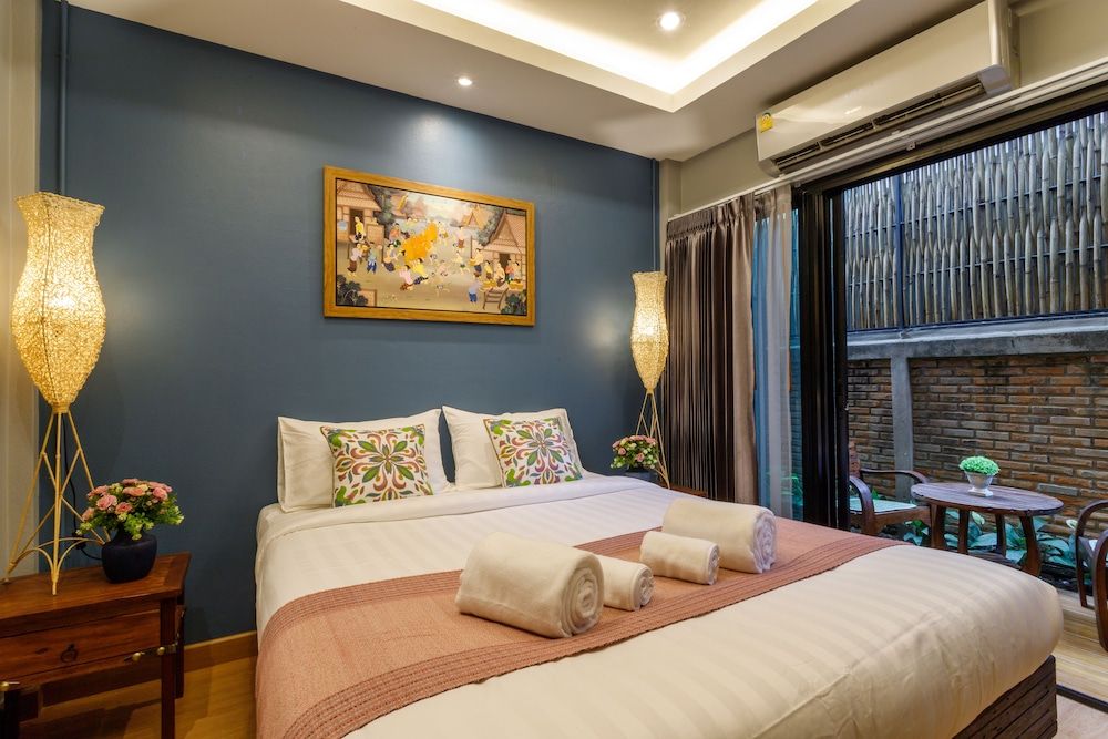 Hostel One Art & Gallery Deluxe Double Room, Garden View 4